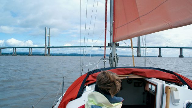 A yacht sailing up the Severn Estuary where tidal calculations are needed