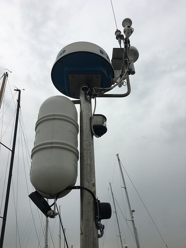 An antenna pole can be used instead of a mast to mount receivers and lights. Credit: Harry Dekkers