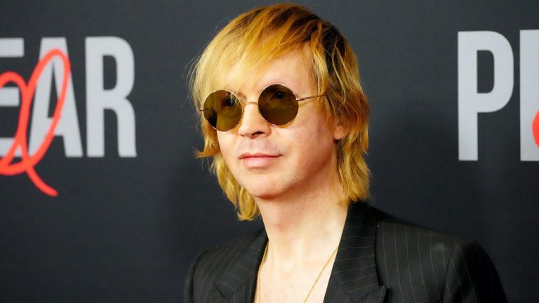 Beck No Longer Opening for Arcade Fire on 2022 North American Tour